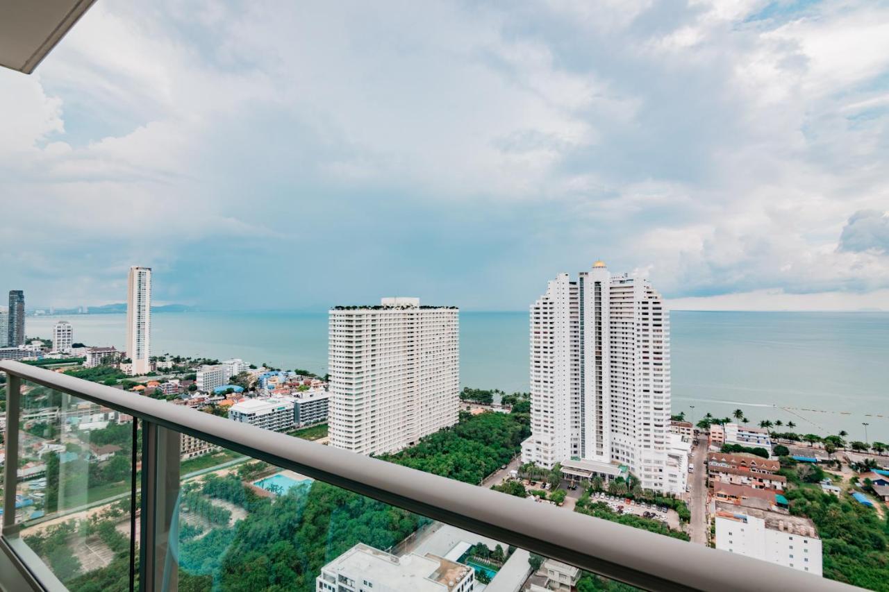 The Riviera Jomtien By Pattaya Holiday Exterior photo